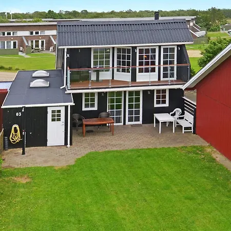 4 Star In Hemmet Ferienhaus Falen